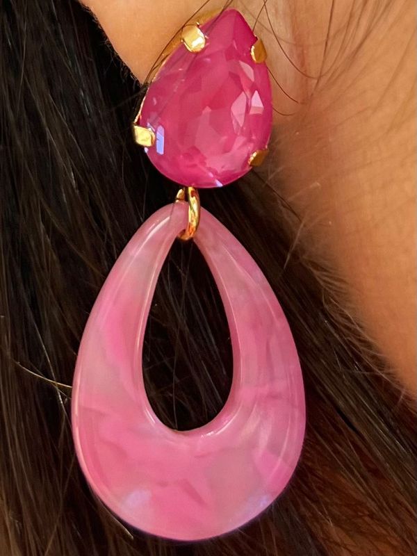 Roze oorbellen met steentjes