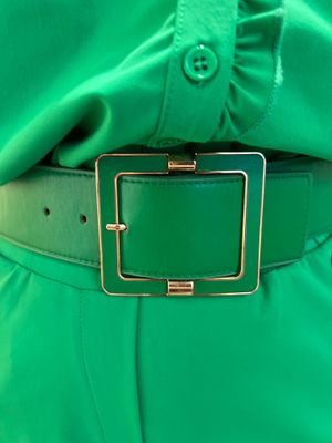 Riem op een rekker in het Gucci groen