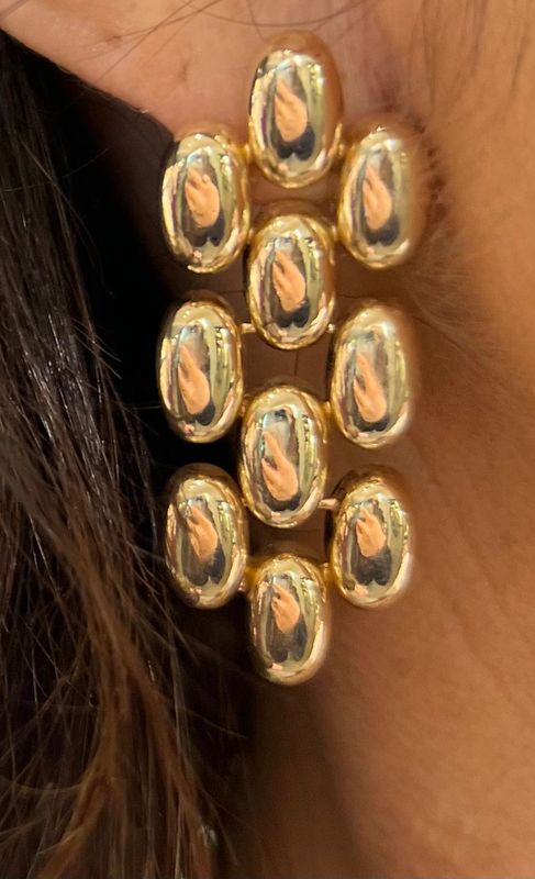 Goudkleurige oorbellen