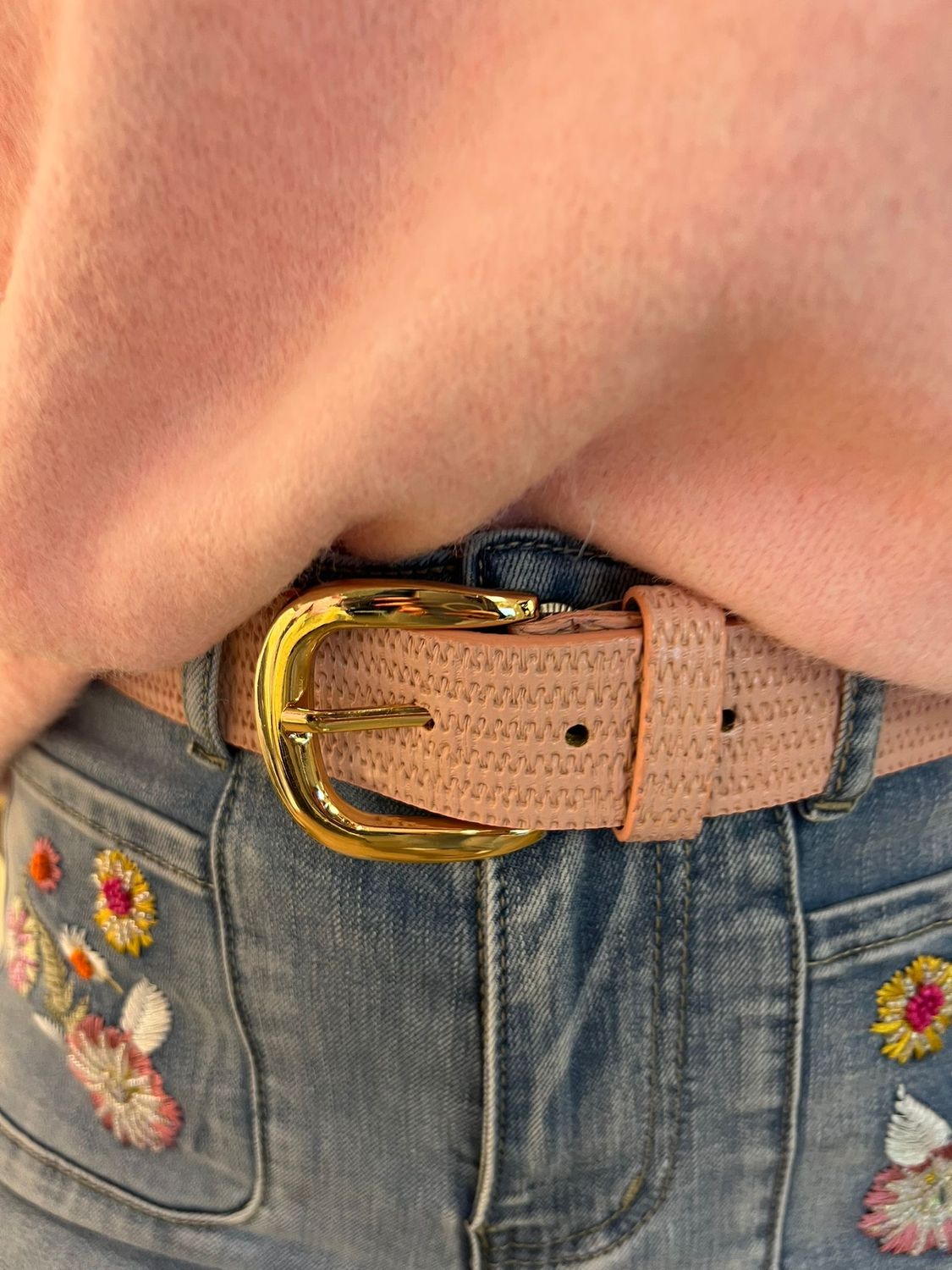 Roze lederen riem