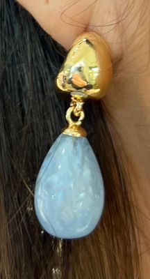 Oorbellen in het lichtblauw