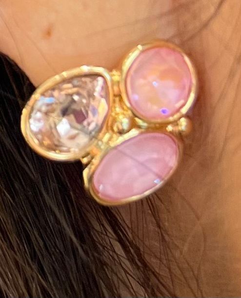 Oorbellen met roze stenen