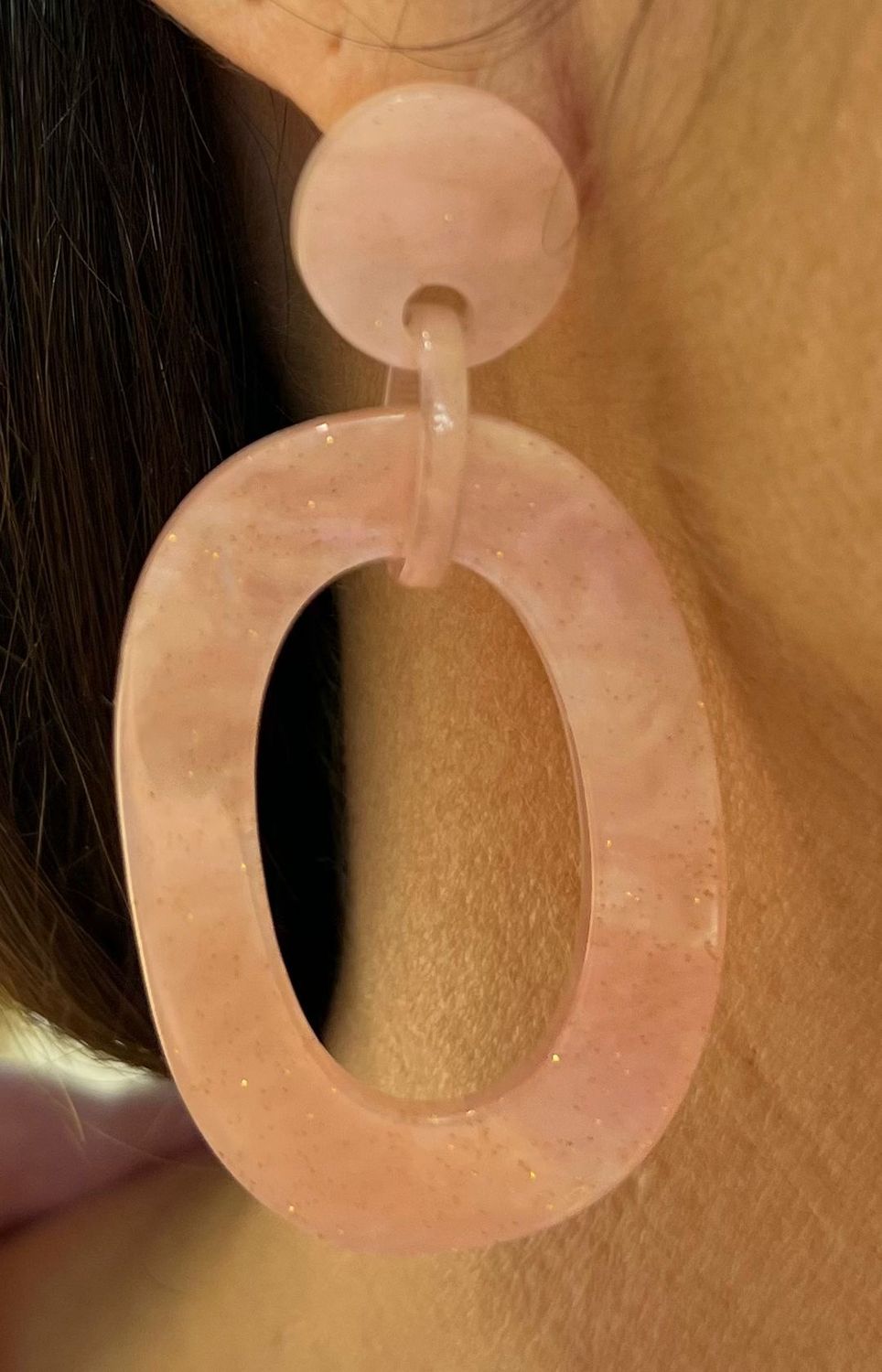 Oorbellen in het roze