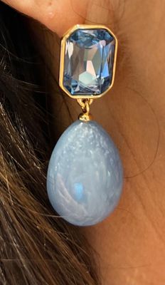 Oorbellen in het jeansblauw met steen