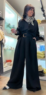 Set blouse + broek verkrijgbaar in twee verschillende kleuren