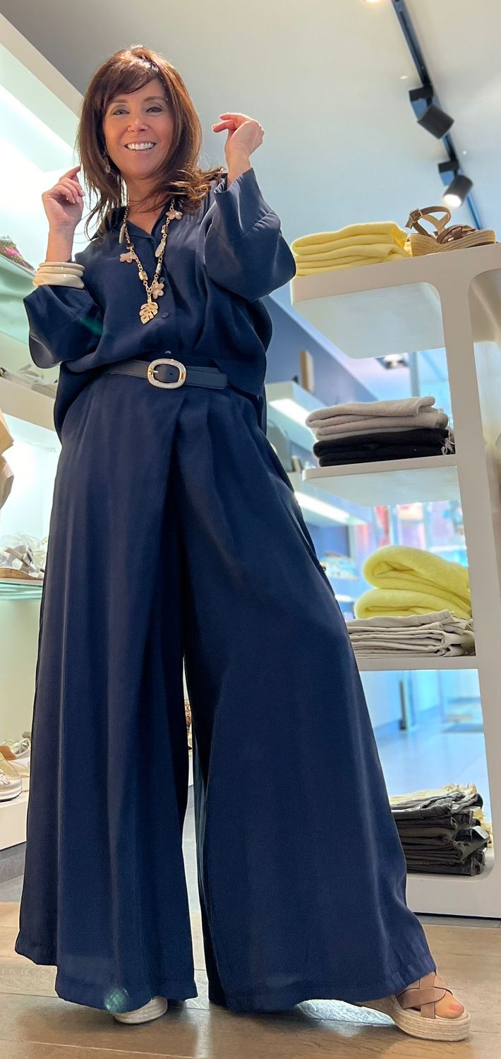 Set broek + blouse verkrijgbaar in twee verschillende kleuren