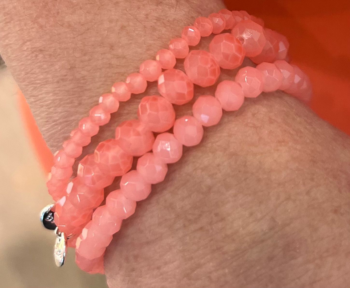 Set van drie armbandjes in het koraal