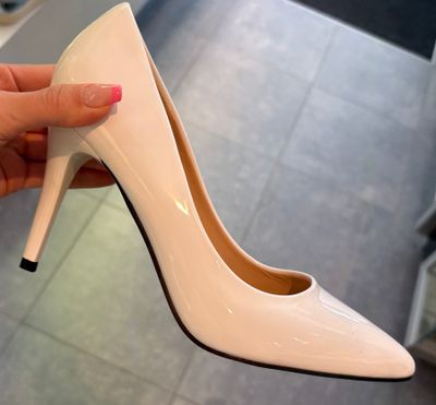 Witte pumps