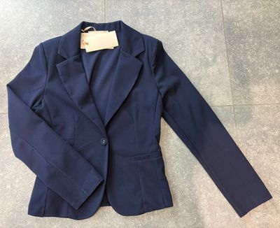 Blazer verkrijgbaar in drie verschillende kleuren