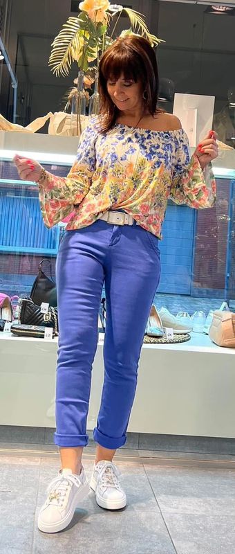 Chino broek in lavendelblauw Chino broek in lavendelblauw