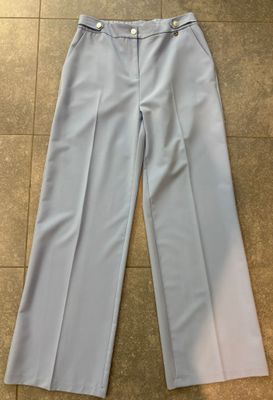 Geklede broek met wijde pijpen verkrijgbaar in twee verschillende kleuren