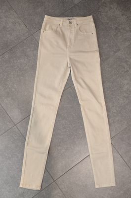 Crèmekleurige jeansbroek skinny-model