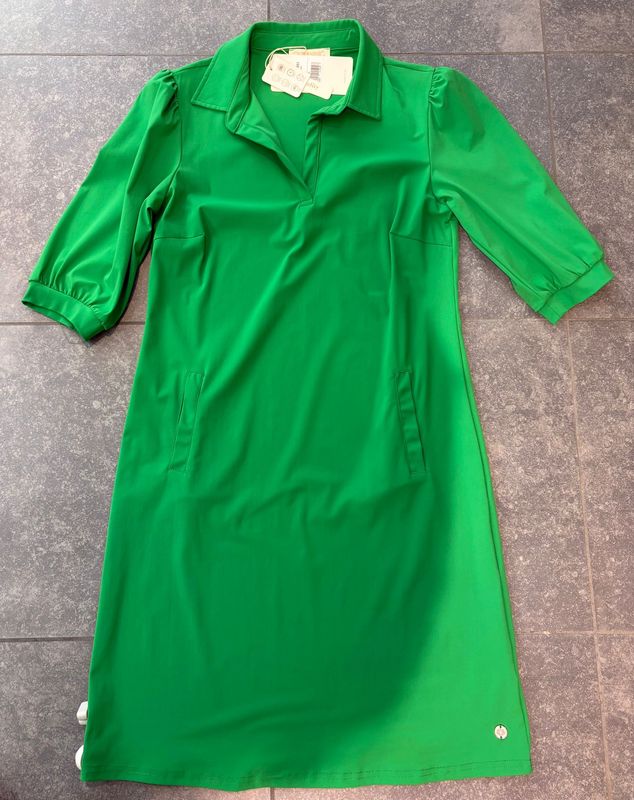 Groen kleedje in travelstof