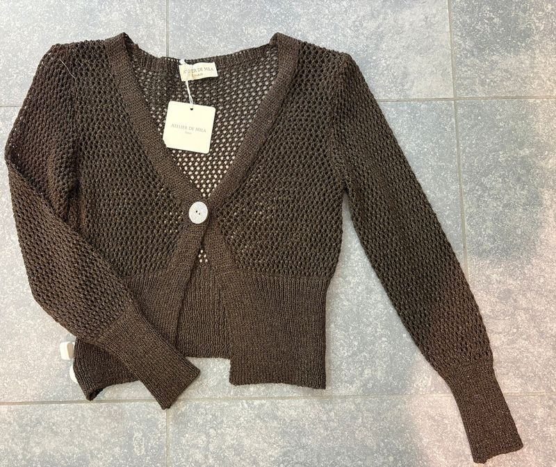Gehaakte gilet verkrijgbaar in twee verschillende kleuren