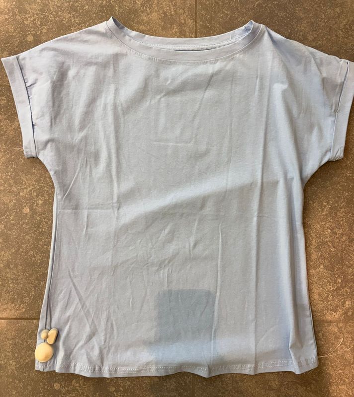 T-shirt verkrijgbaar in vijf verschillende kleuren