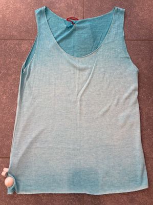 Top verkrijgbaar in vier verschillende kleuren