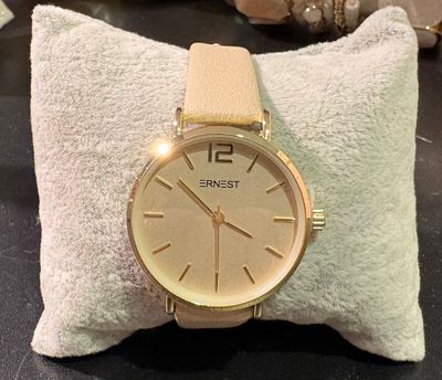 Horloge in het beige