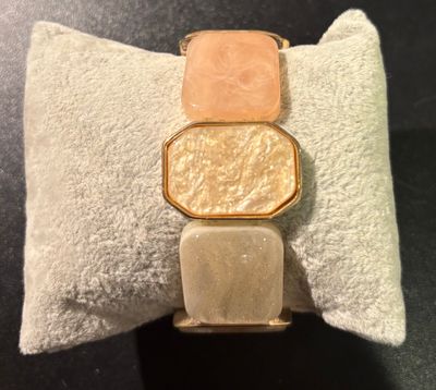 Armband verkrijgbaar in twee verschillende kleuren