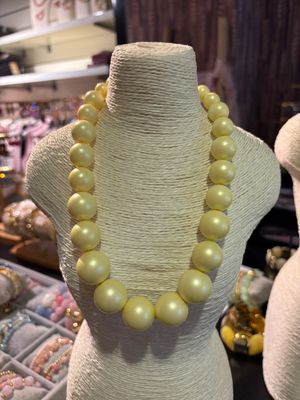 Prachtige ketting in het geel