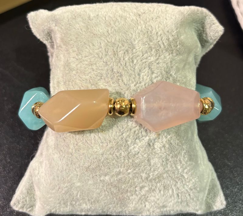 Armband met muntgroen, roze en beige