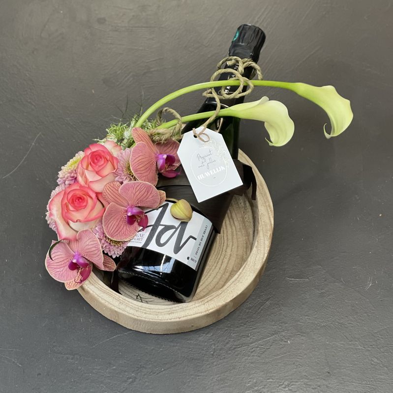 Bloemstuk Fles op plateau