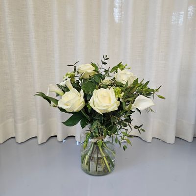 Vaasboeket FRV-905 Rozen wit