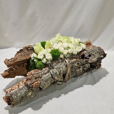 Bloemstuk FRB-606 schorsroosjes Bloemstuk FRB-606 schorsroosjes