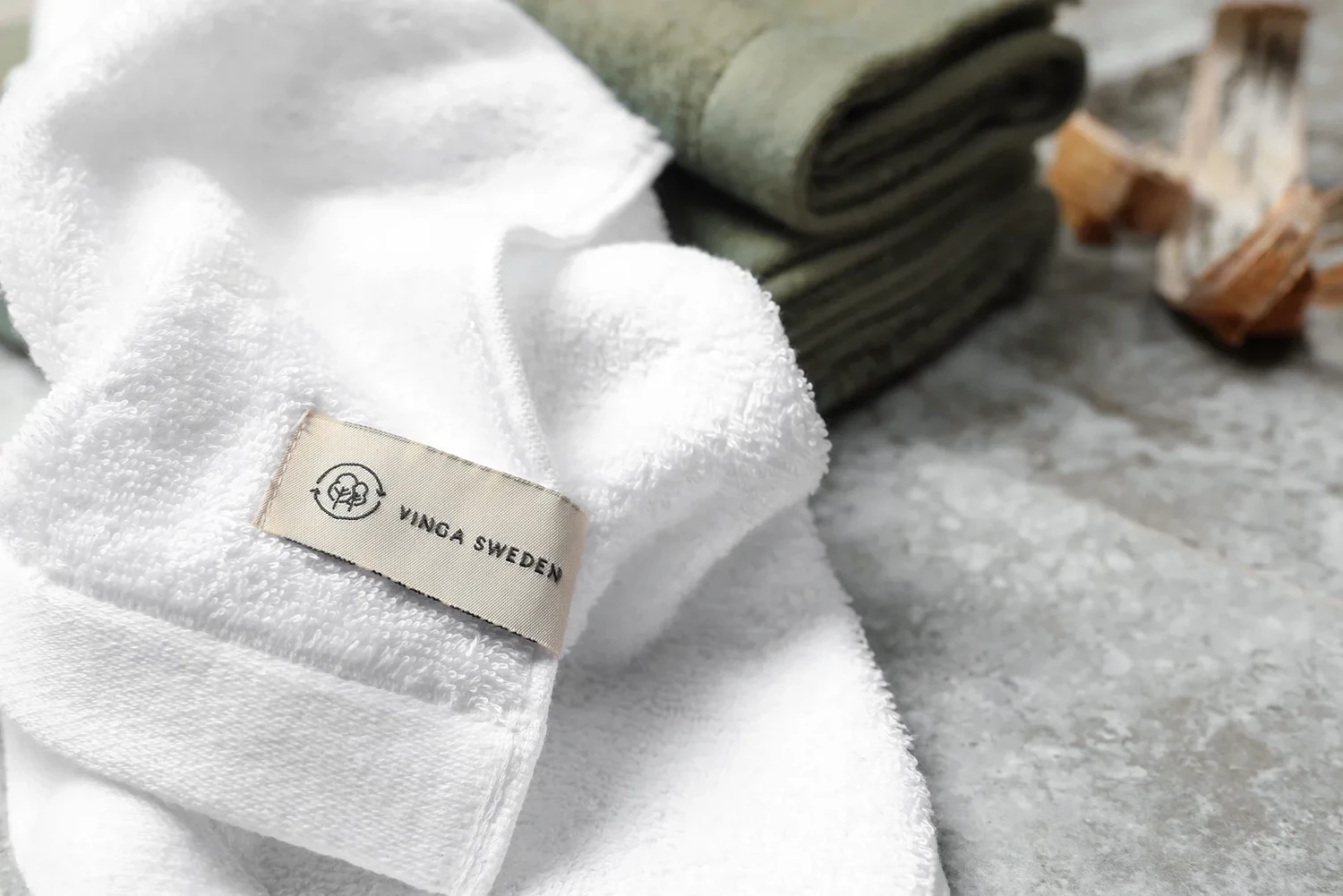 Vinga of Sweden &#39;Birch towels&#39;  handdoek. 140 X 70cm