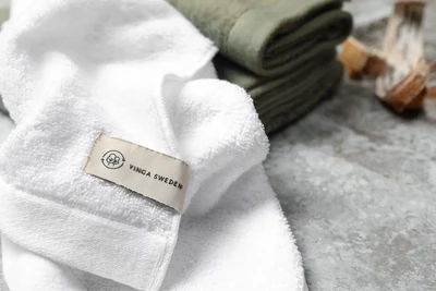 Vinga of Sweden &#39;Birch towels&#39;  handdoek. 140 X 70cm