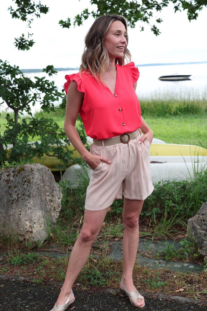 102 BLOUSE MET V-HALS EN KNOPEN