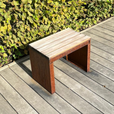 Cortenstaal Zitbank afgewerkt met IPE hout 60x37x47 cm (LxBxH) - Klein