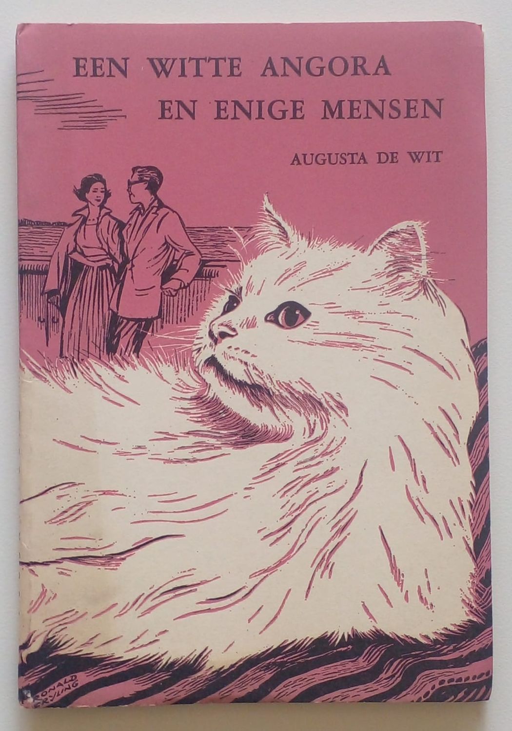 Een witte angora en enige mensen [D11]