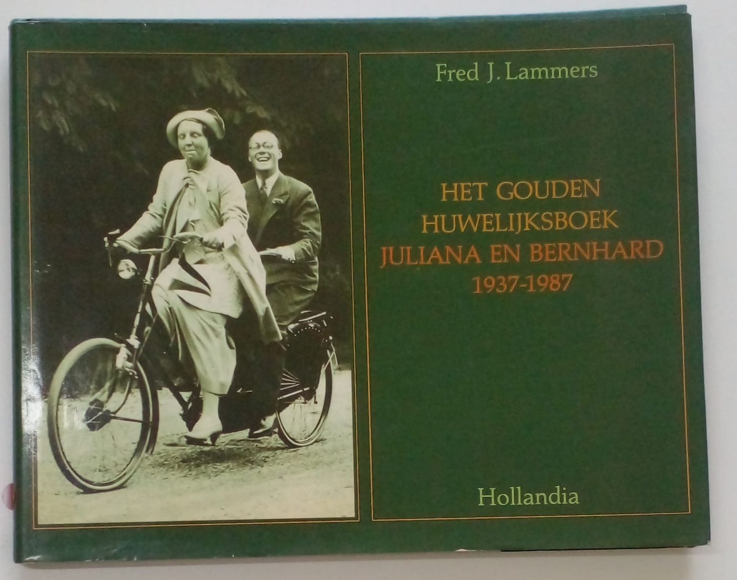 Het gouden huwelijksboek Juliana en Bernhard [D14]