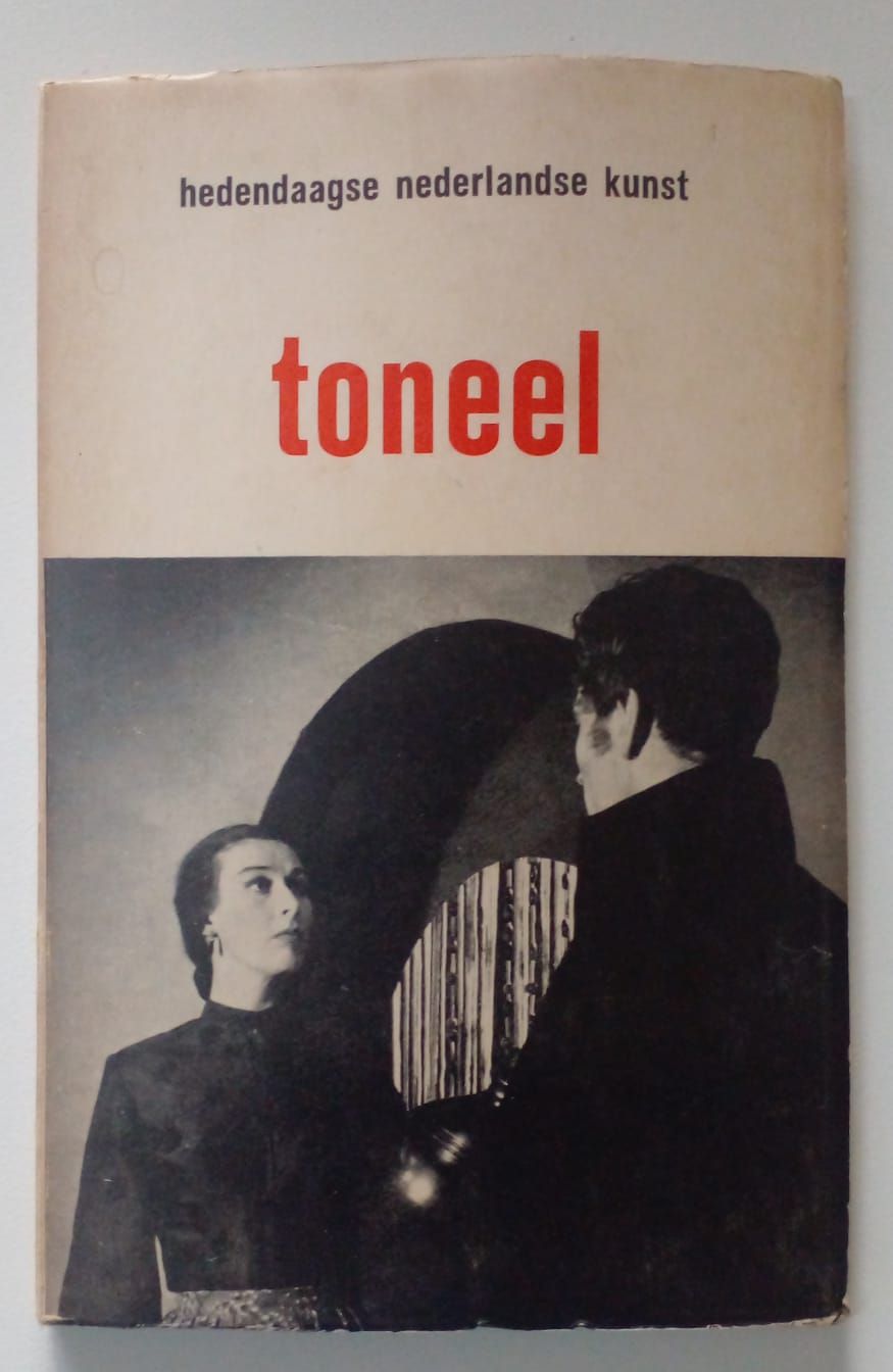 Hedendaagse Nederlnadse kunst Toneel [D16]