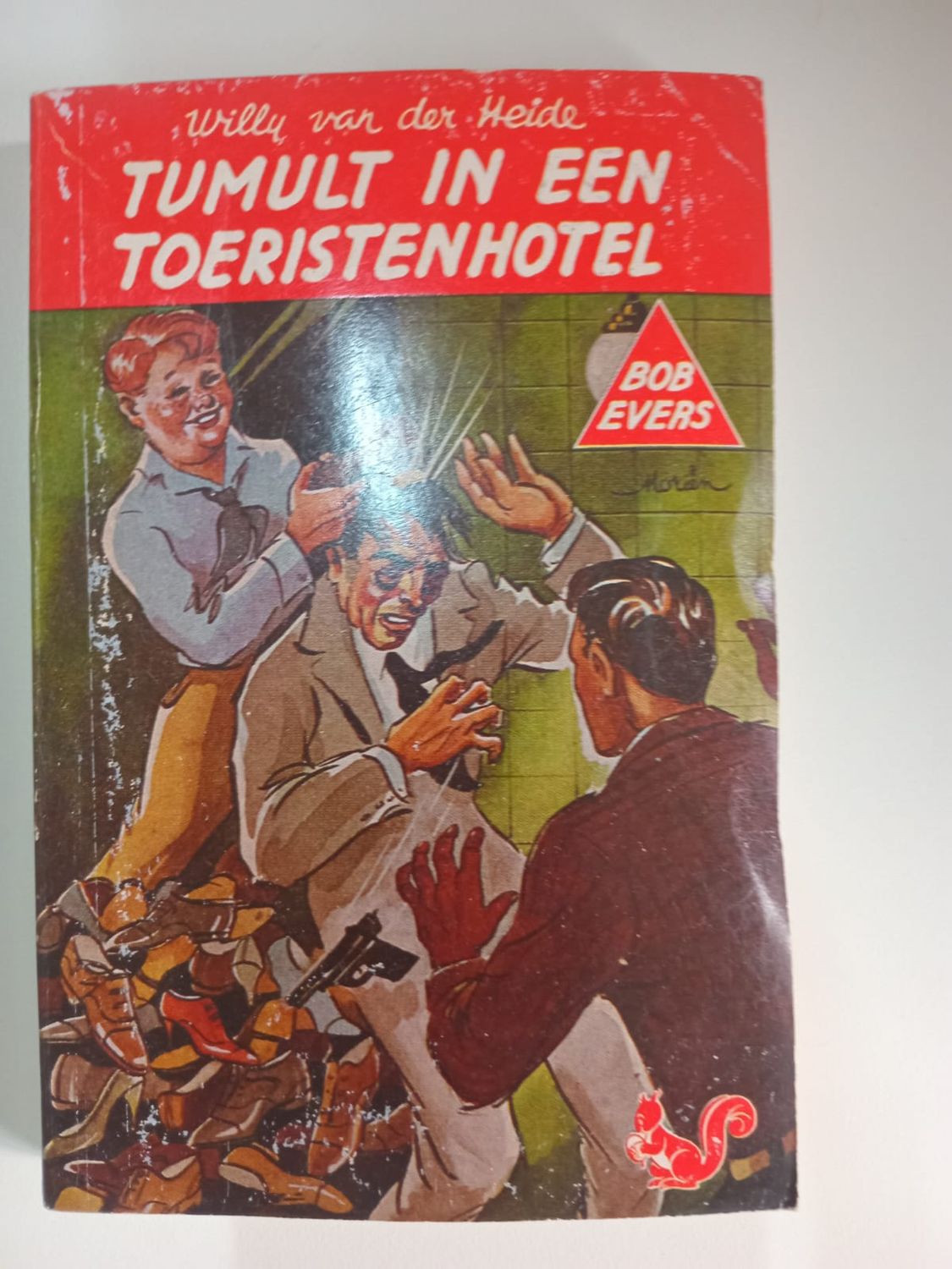 Tumult in een toeristenhotel  56