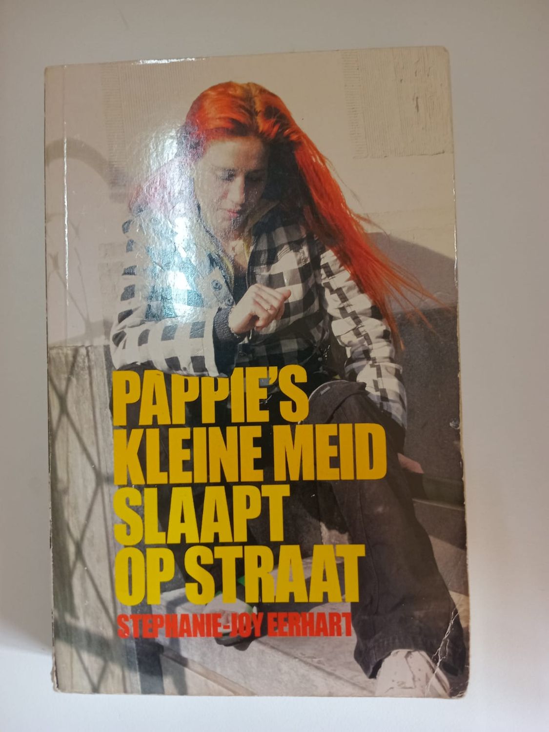 Pappie&#39;s kleine meid slaapt op straat 77