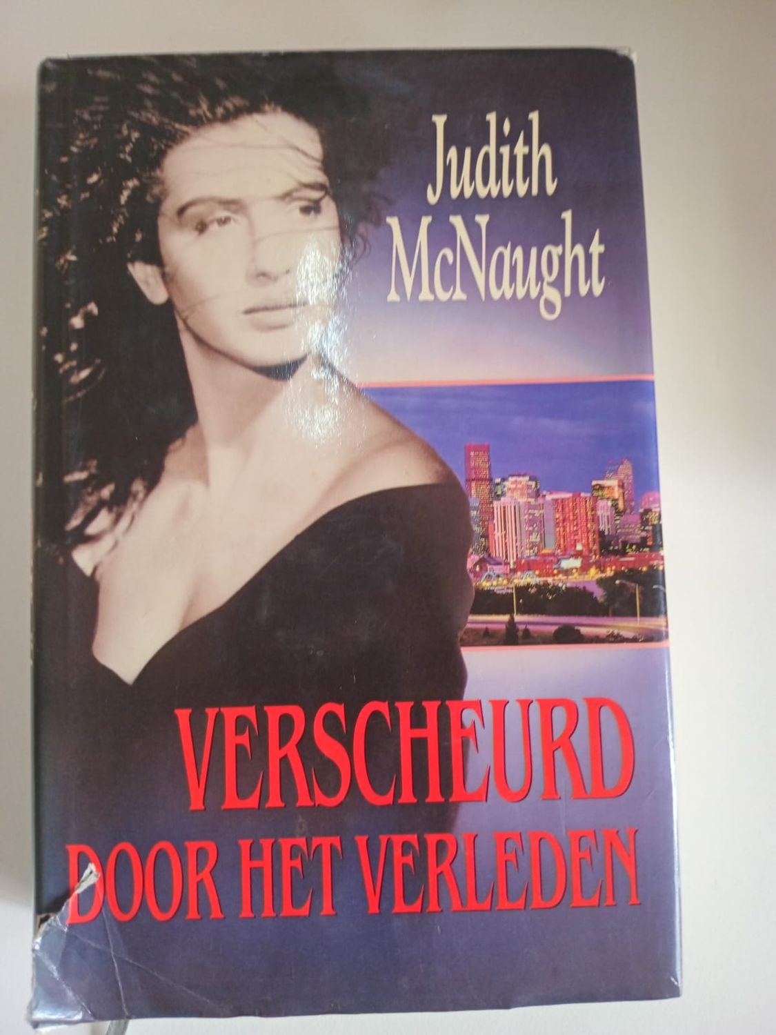 Verscheurd door het verleden 80