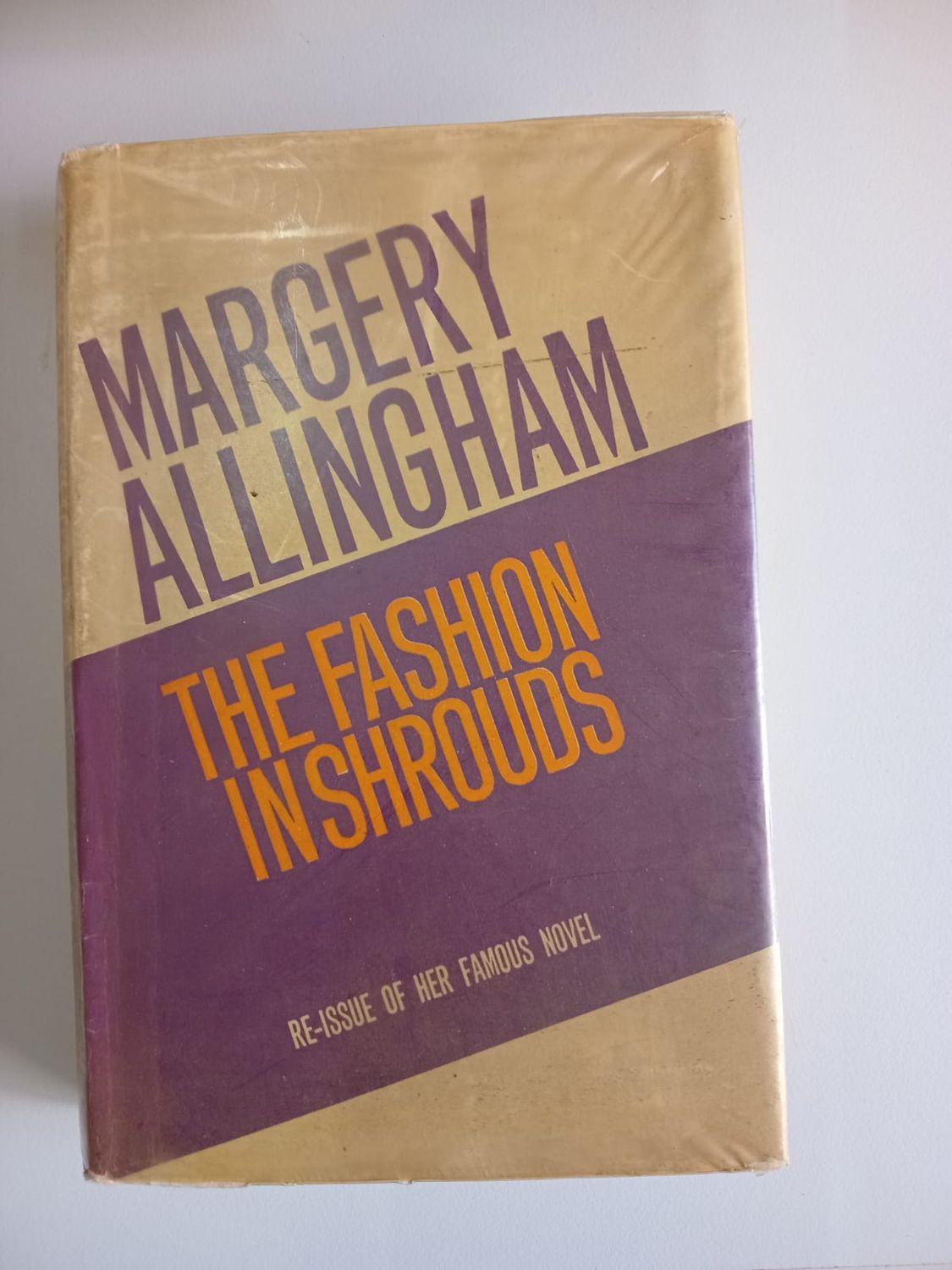 The fashion inshrouds 89