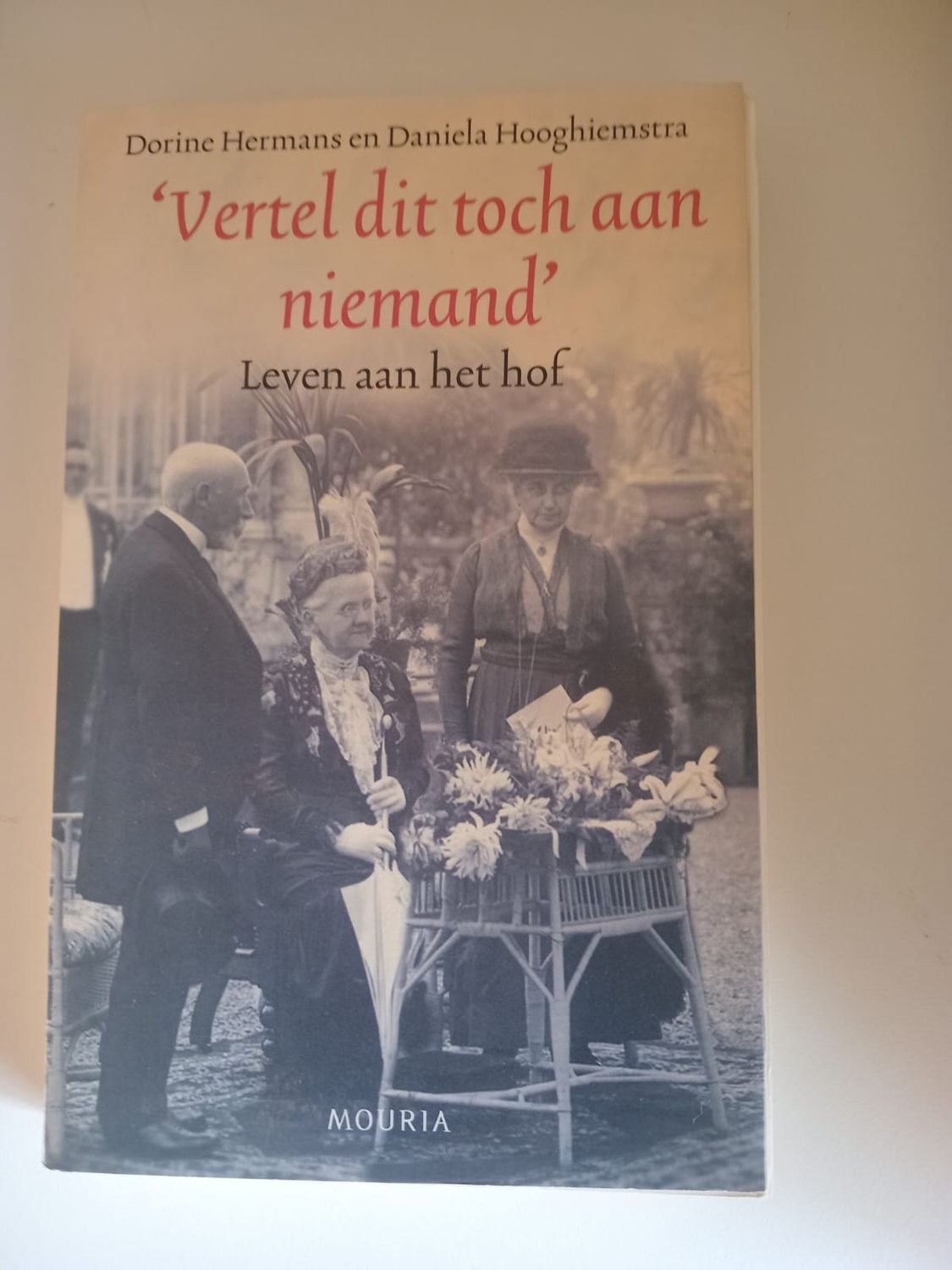 Vertel dit toch aan niemand 98