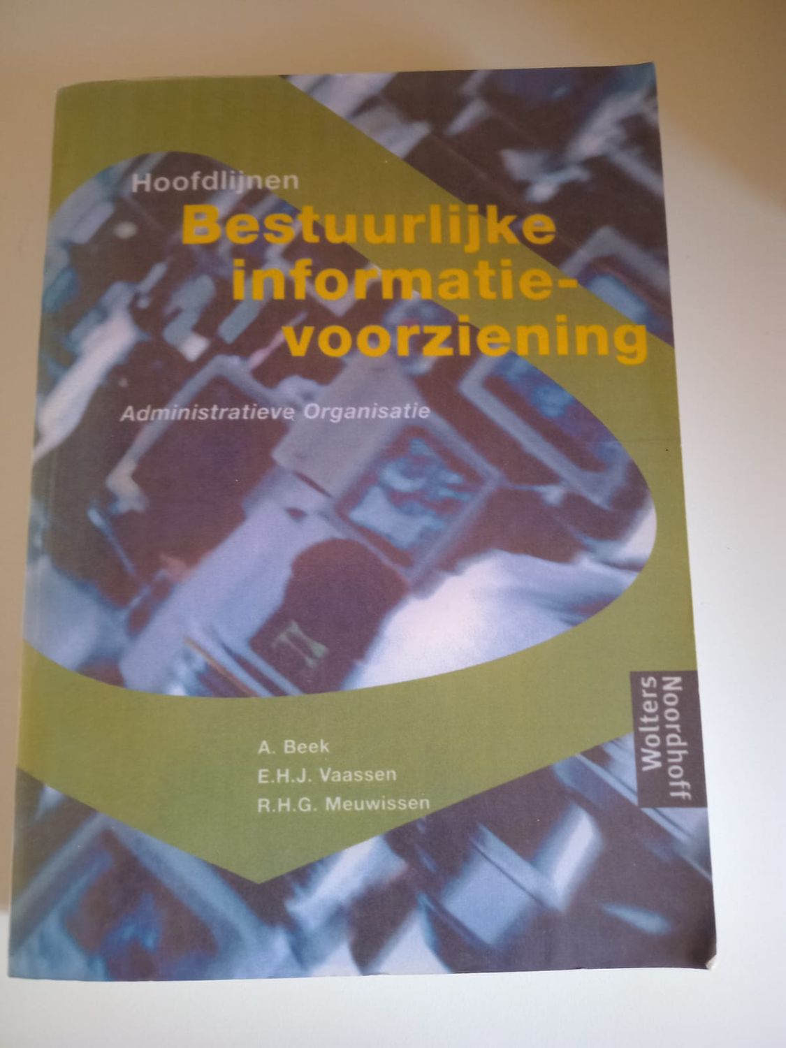 Bestuurlijke informatievoorziening 97