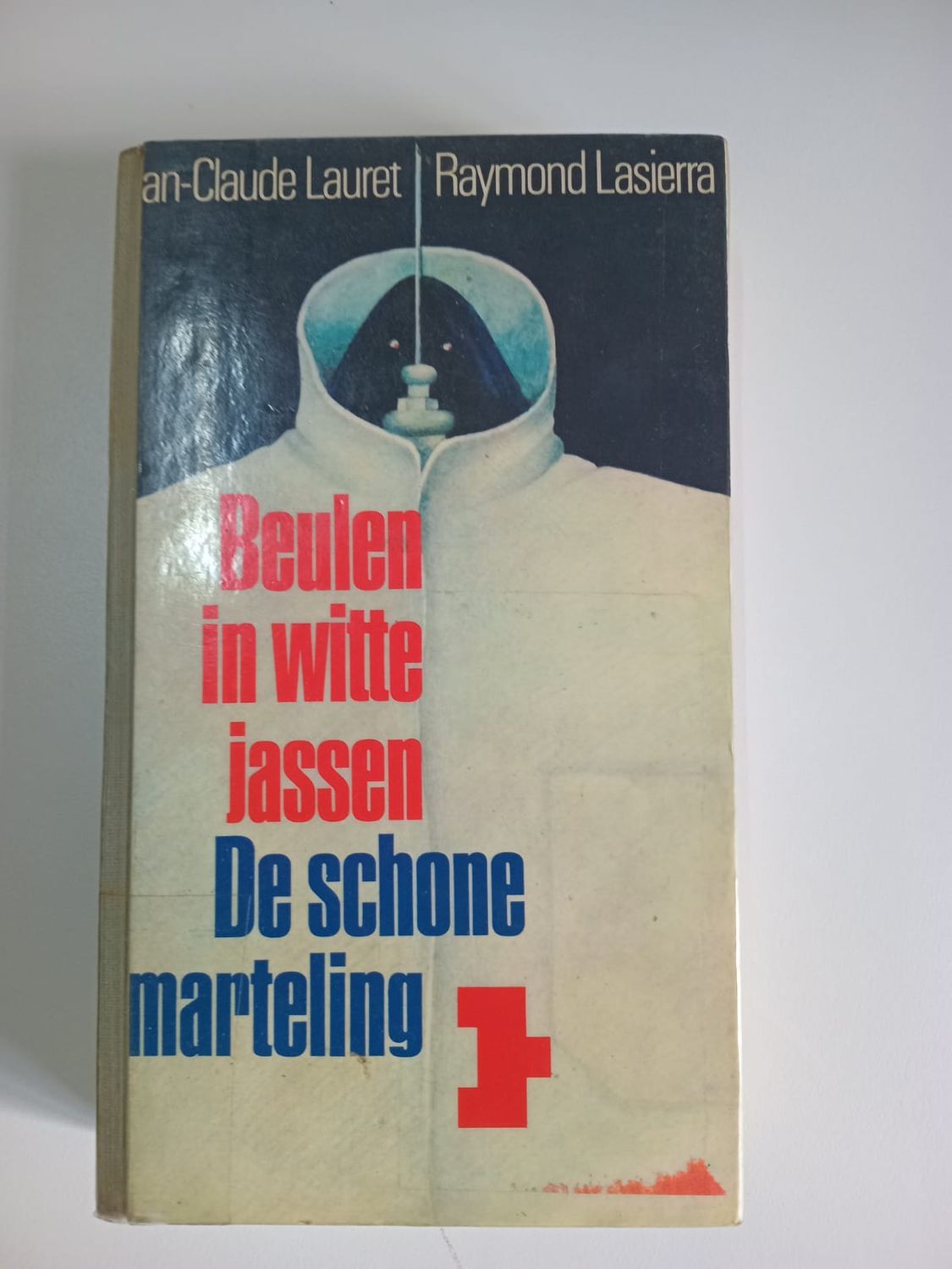 Beulen in witte jassen  114