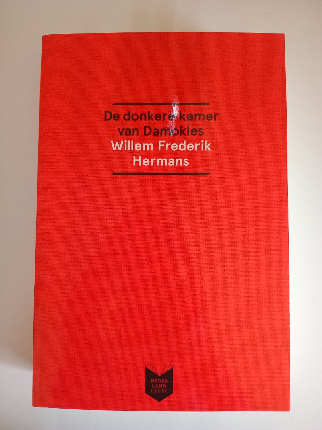 De donkere kamer van Damokles 115