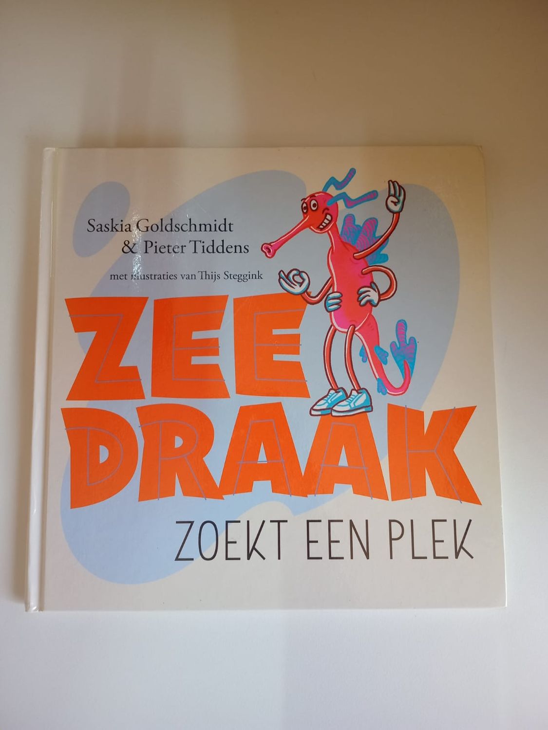 Zee draak zoekt een plek 128