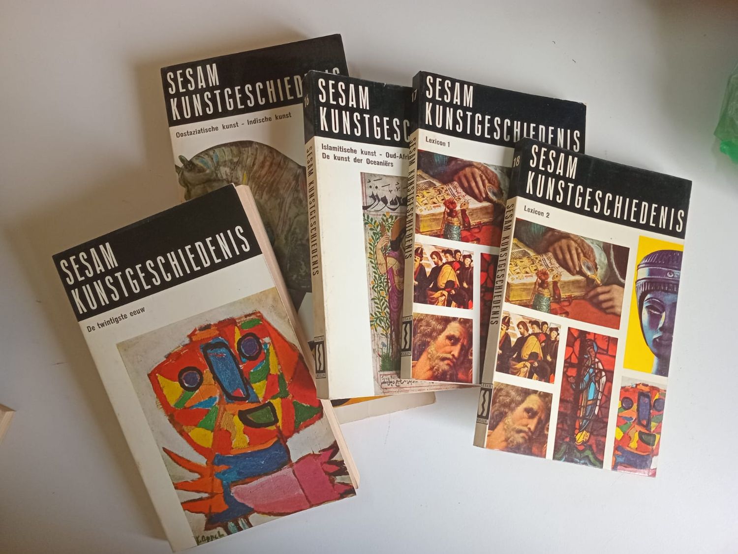 Sesam kunstgeschiedenis set [13 boeken]  129
