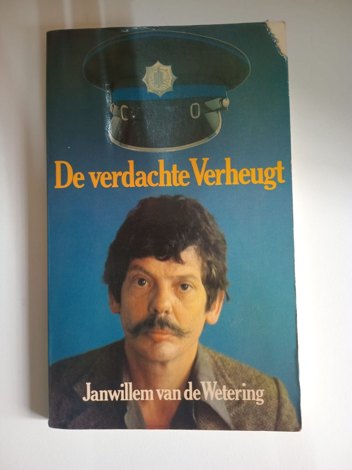 De verdachte verheugt 142