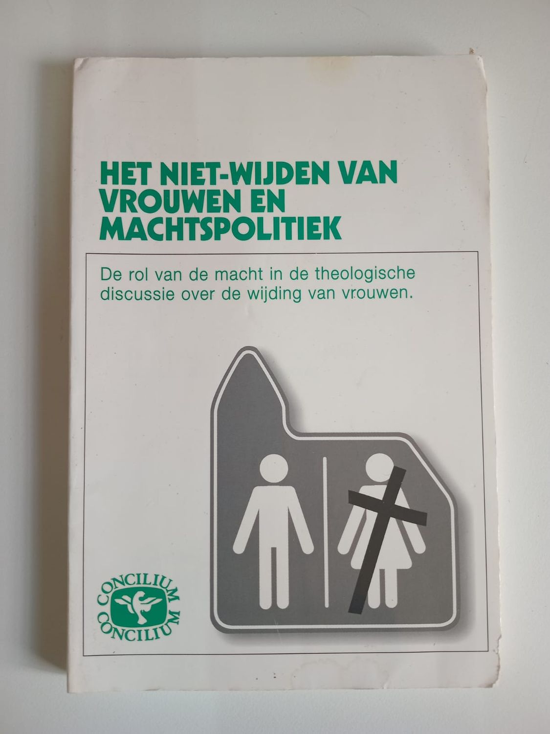 Het niet-wijden van vrouwen en machtspolitiek 143