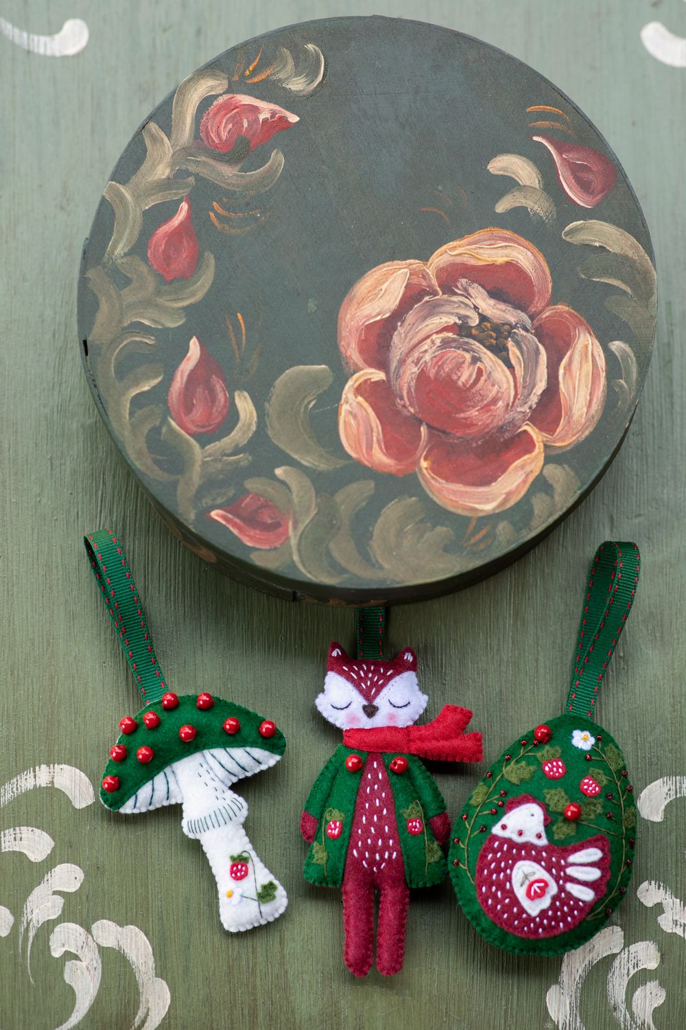 Green/Burgundy Set Handmade Felt Decoration