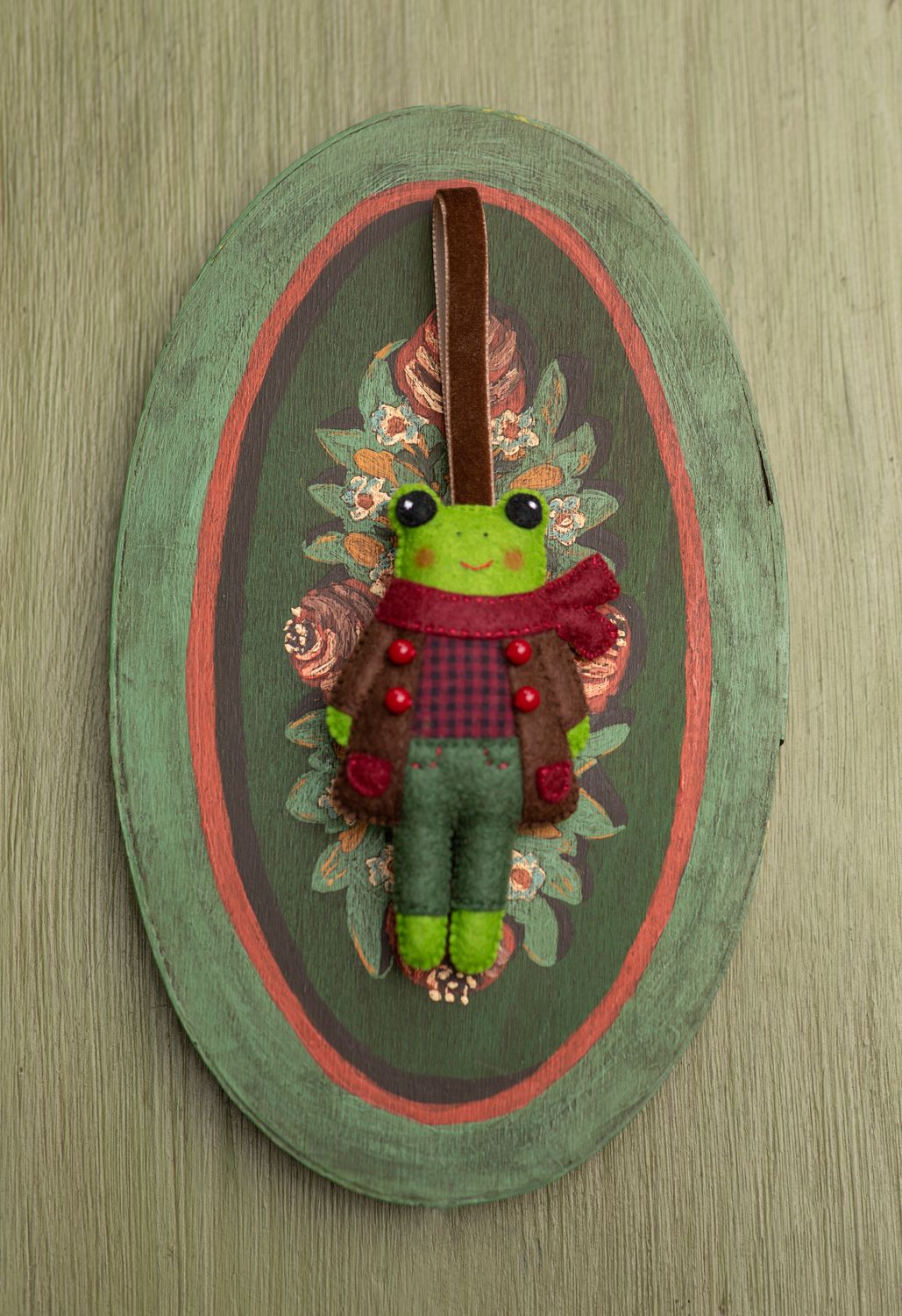 Frog handmade felt decoration
