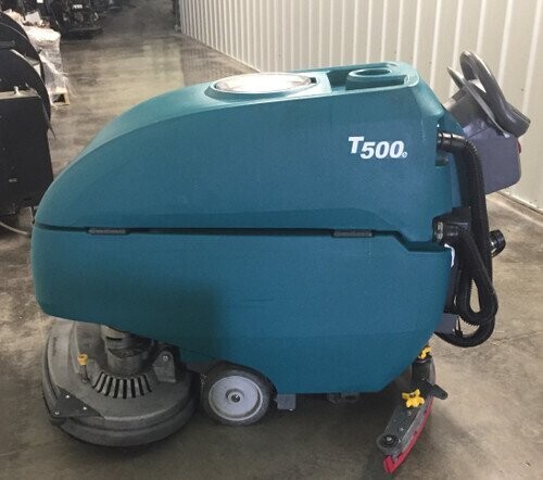 Tennant floor scrubber T500e 32 Tennant floor scrubber T500e 32" Disk walk behind (REFURBISHED)