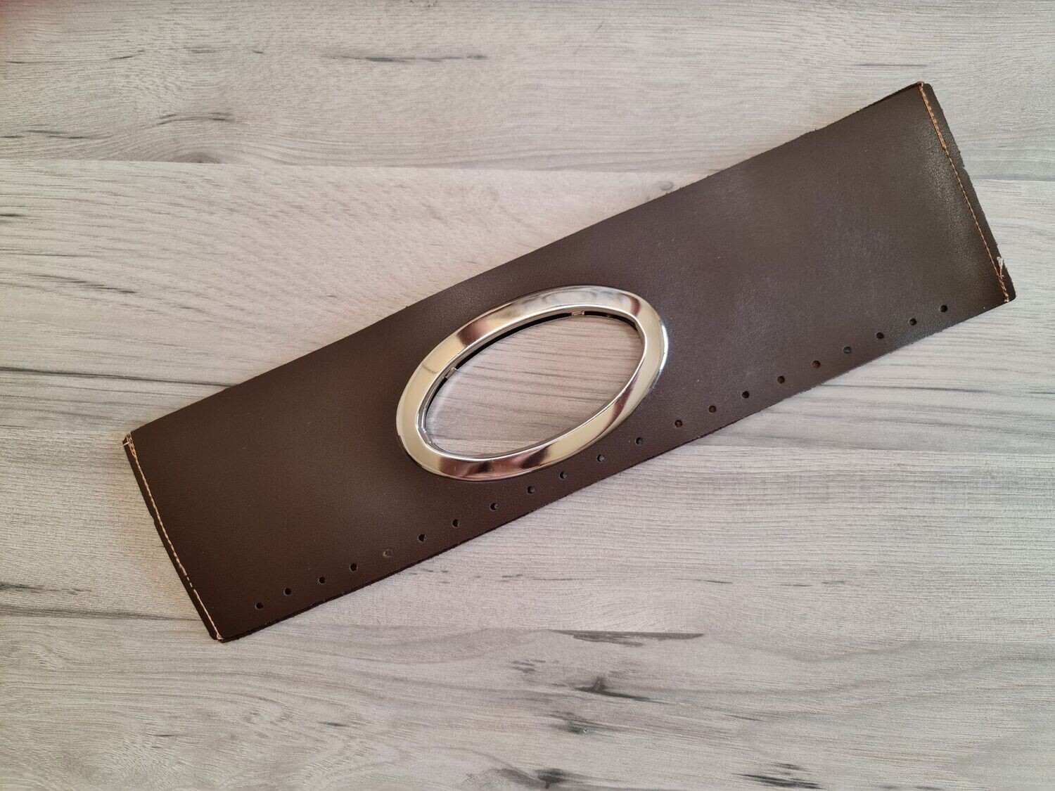 Leather With chrome Handle 36 cm